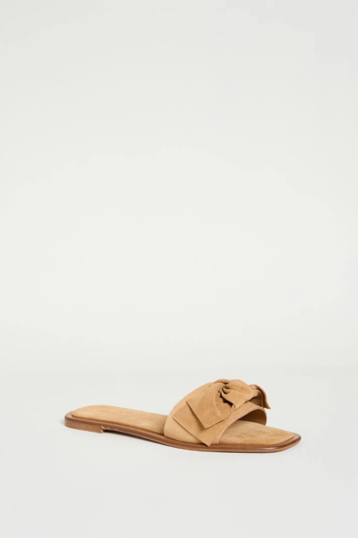 Suede bow slides - CAMEL