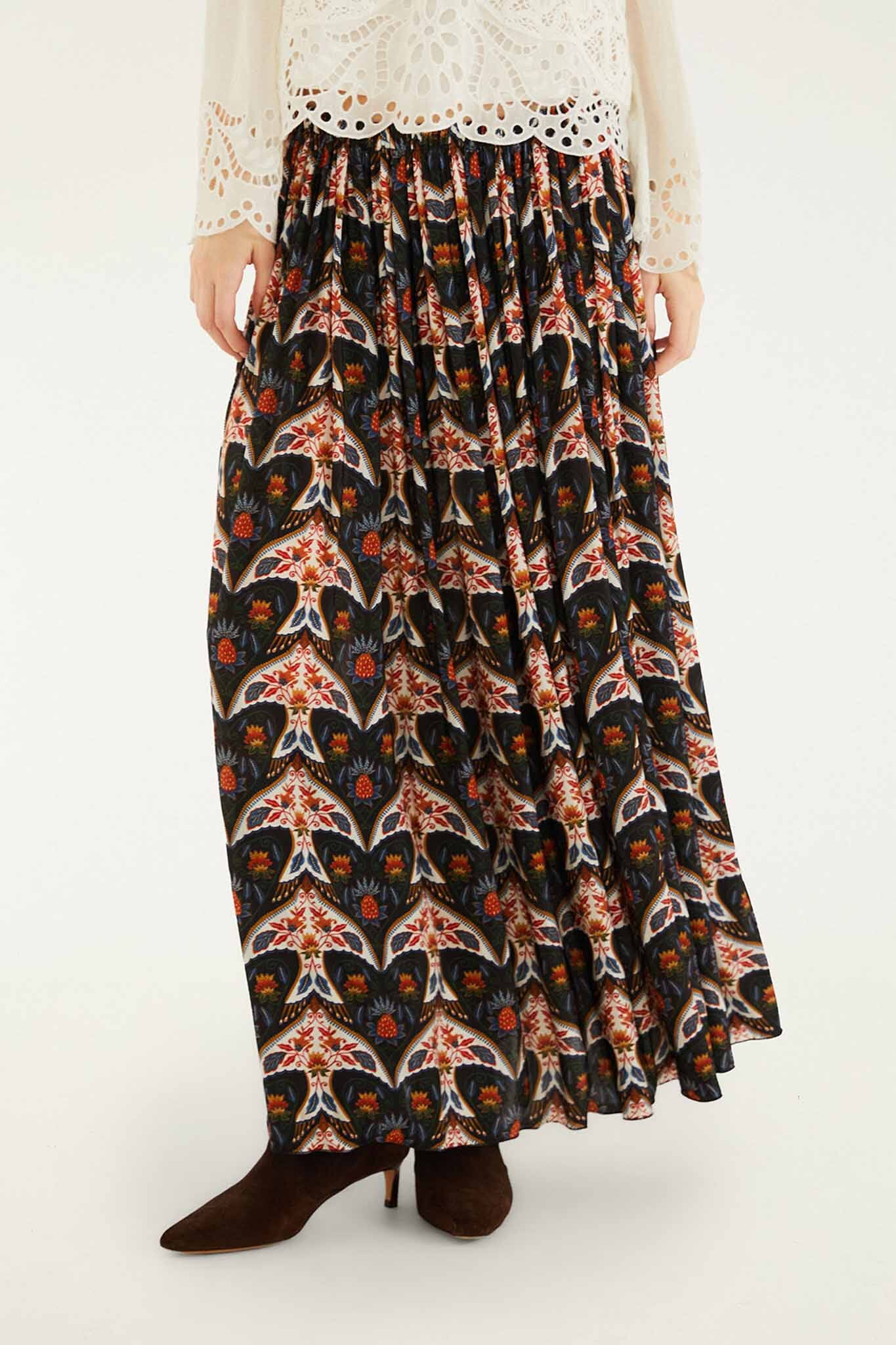 Black Porcelain Birds Pleats Maxi Skirt