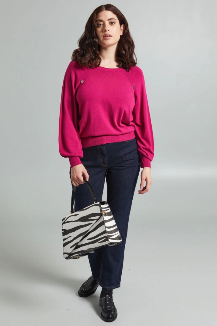 Sweater with decorative buttons - FUCHSIA