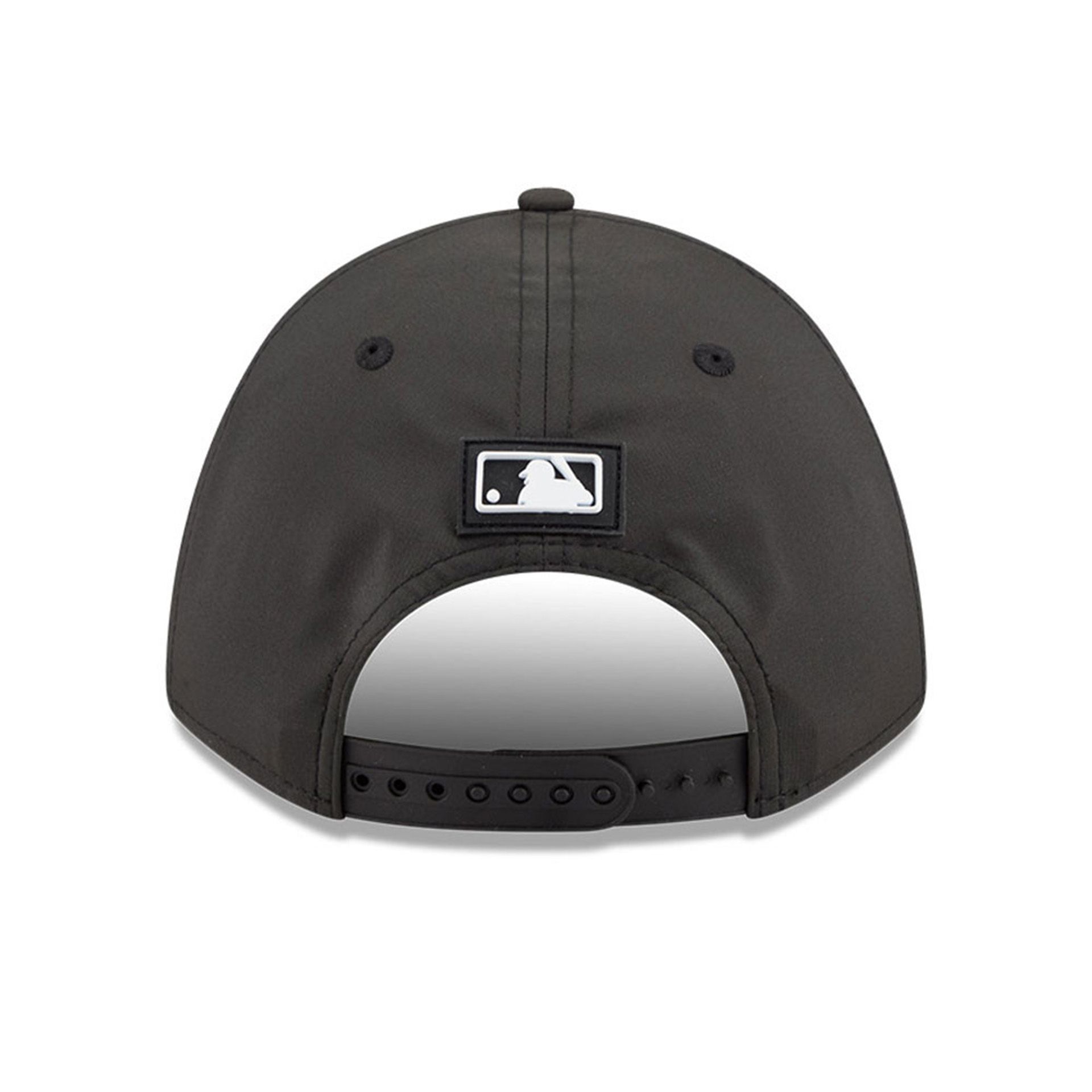 Chicago White Sox 2026 MLB Clubhouse 9FORTY M-Crown A-Frame Snapback Cap