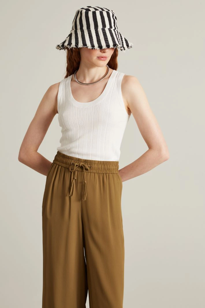 Cotton hat - WHITE BLACK