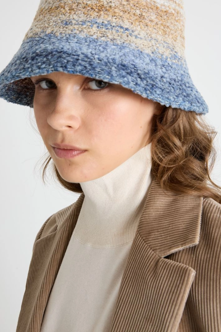 Bouclé fabric hat - BLUE