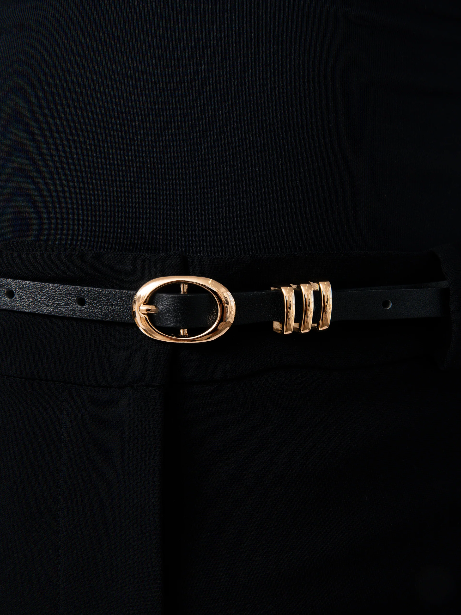 Classic Skinny Belt in Black