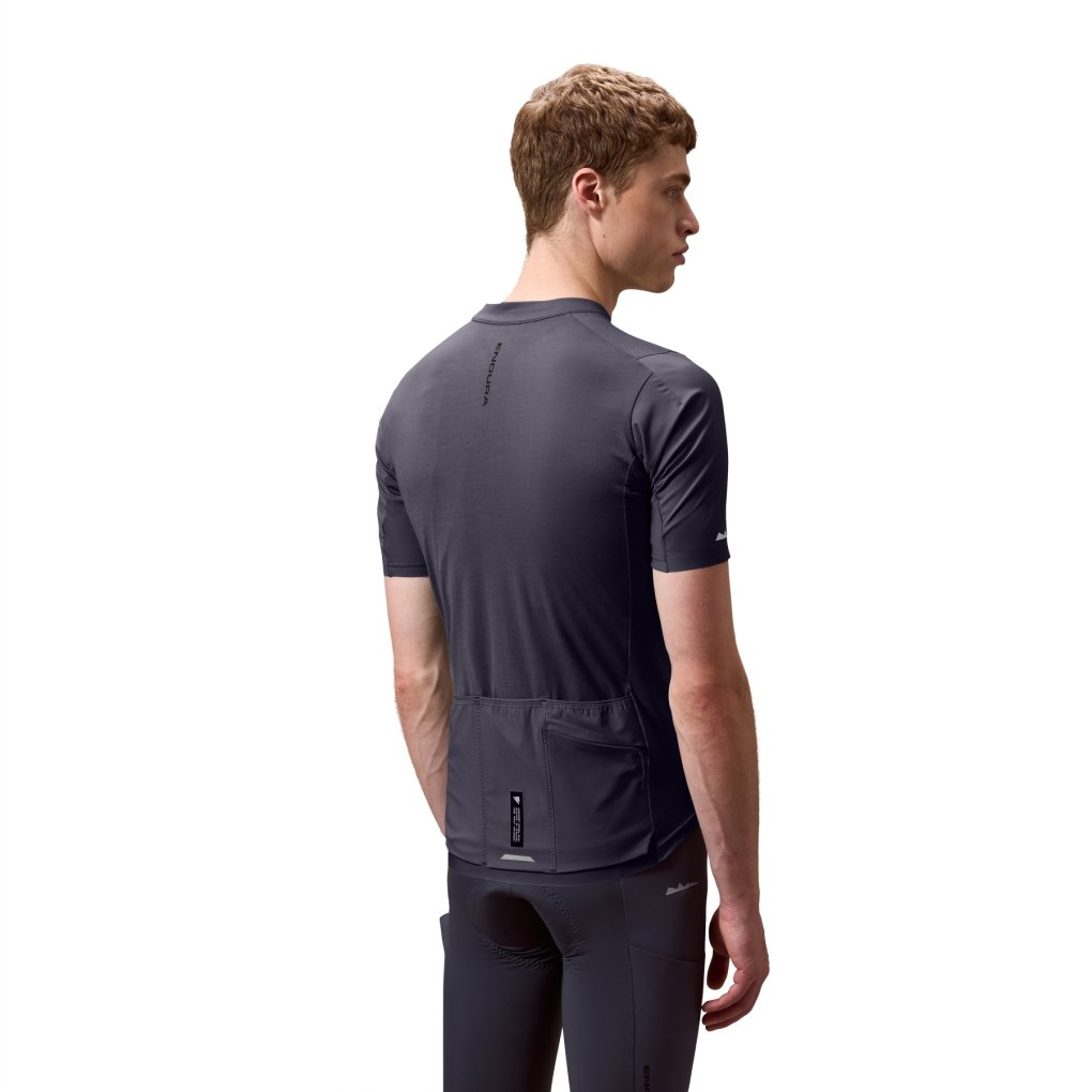 Endura Alltrack Ride Resort Short Sleeve Jersey Men - carbon grey
