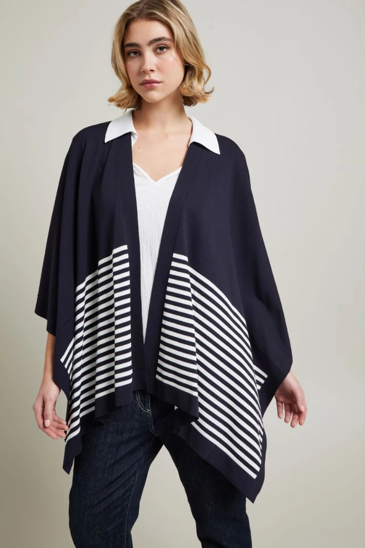 Viscose yarn cape - BLUE WHITE