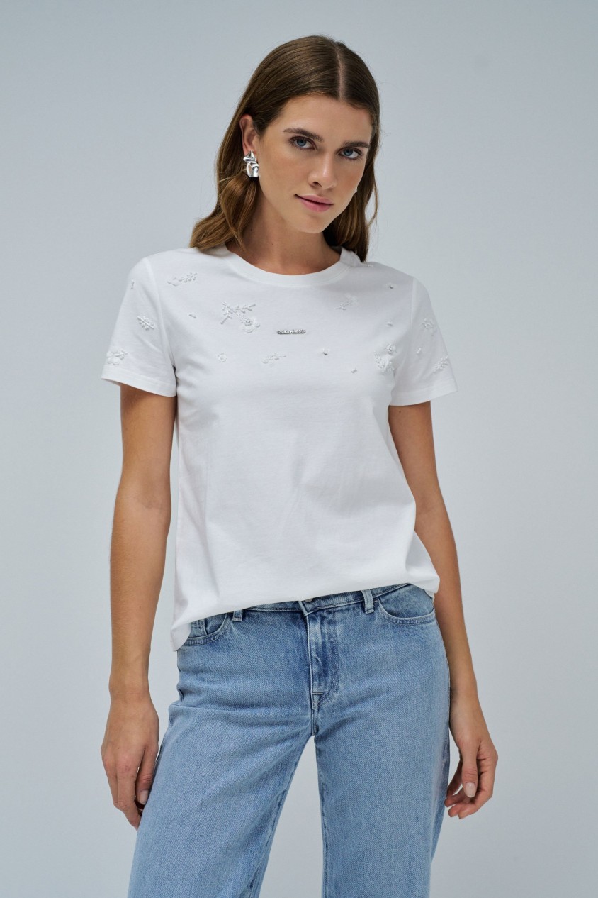 T-SHIRT WITH BEADS