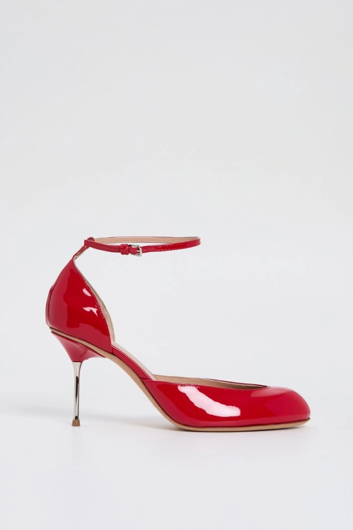 Patent leather pumps - RED
