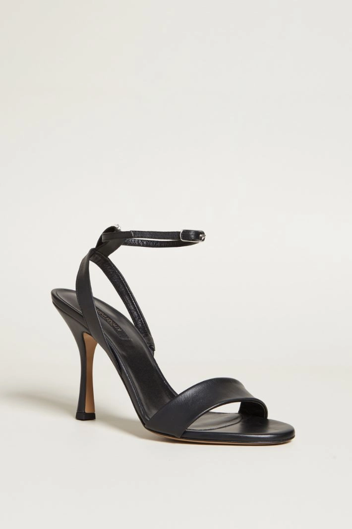 Leather sandals with ribbons - BLACK WHITE