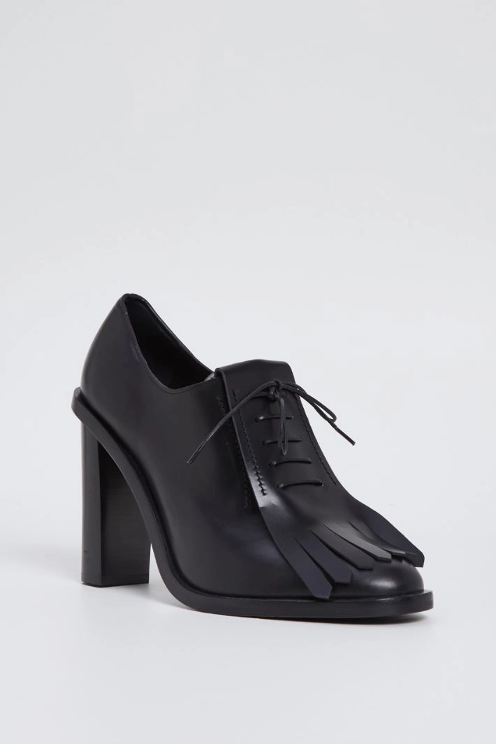 Heeled lace shoes - BLACK