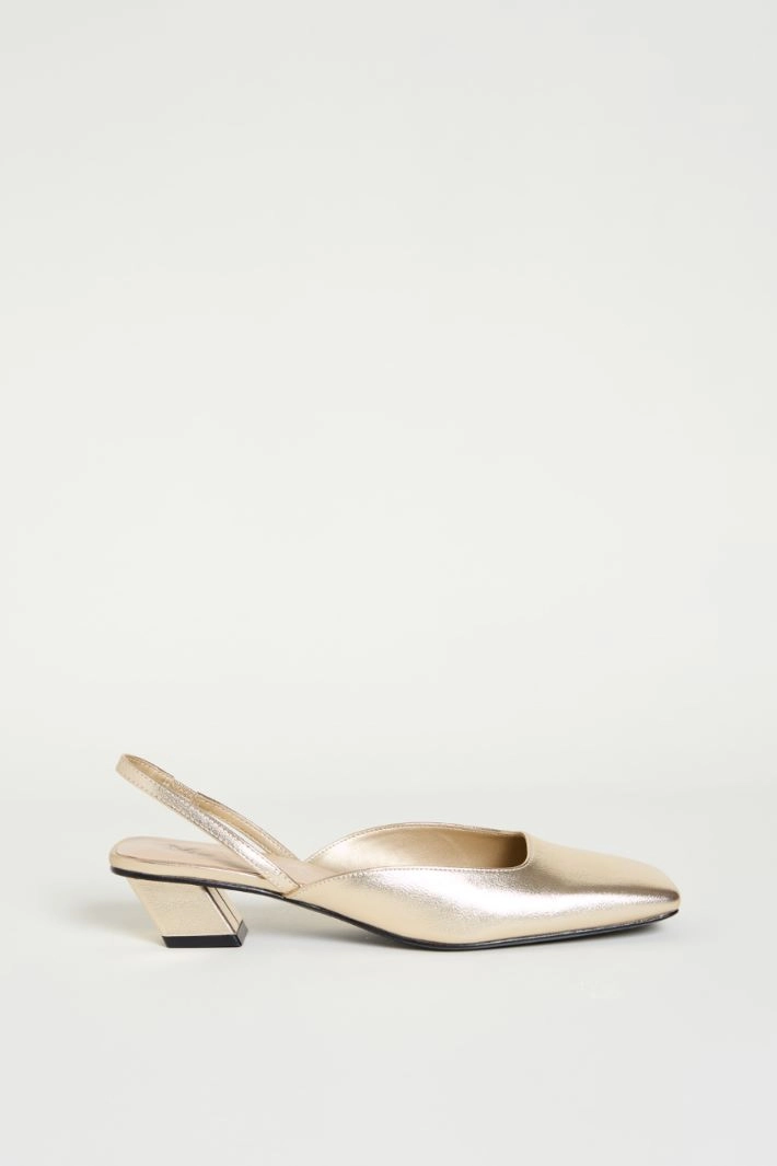 Laminated slingback mules - GOLD