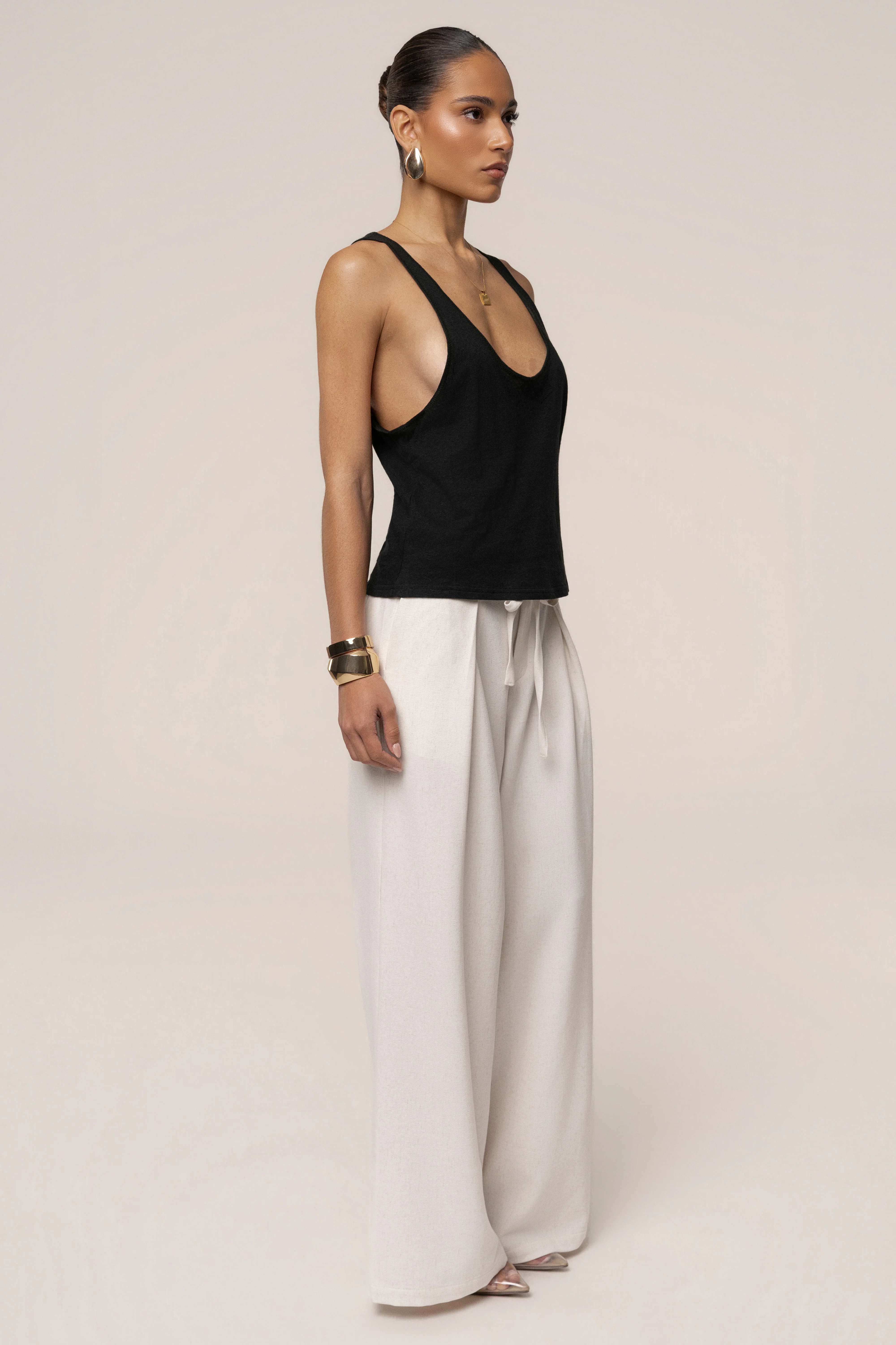 Black Classic Scoop Neck Tank