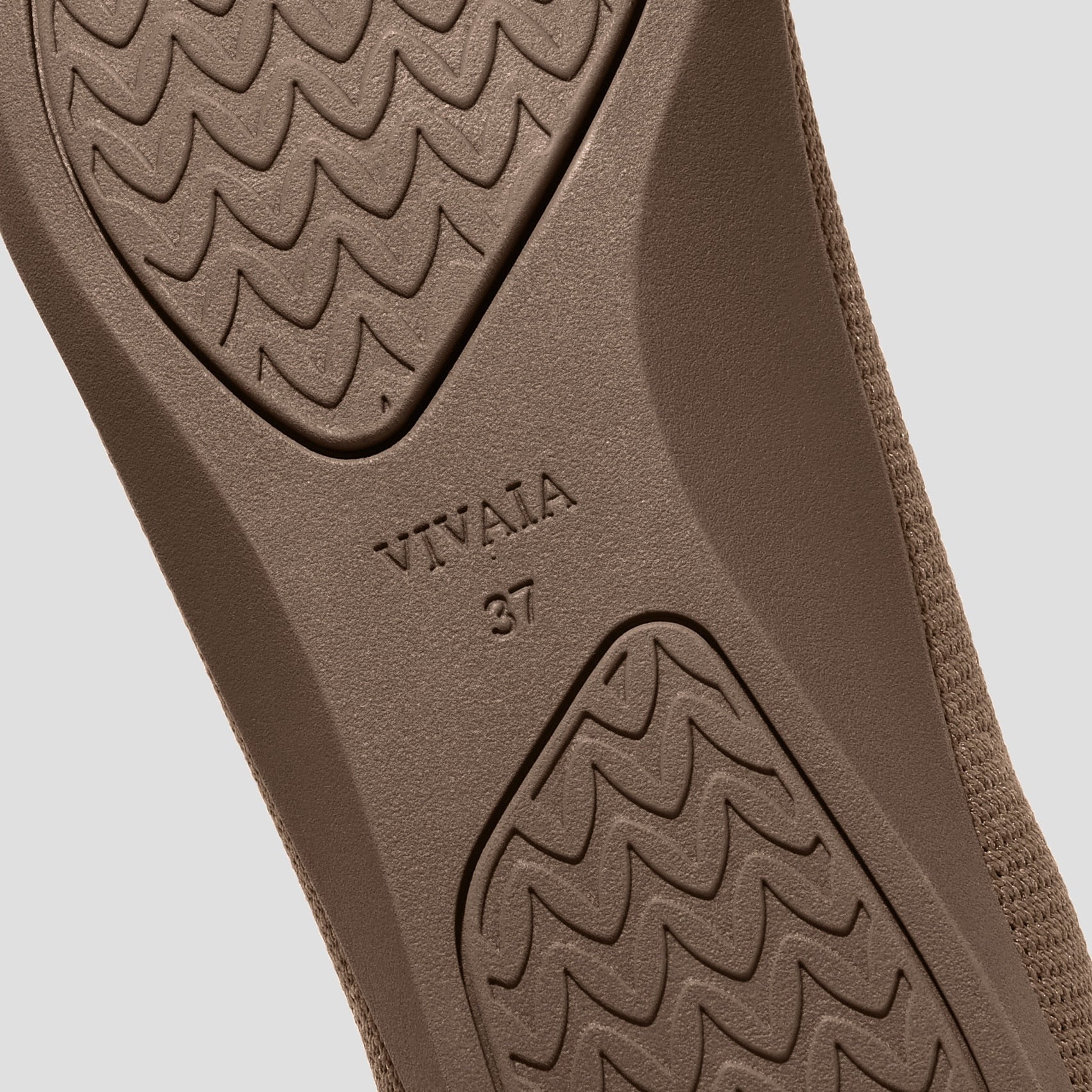 Lightweight Pointed-Ballet Flats (Aria Walker)
