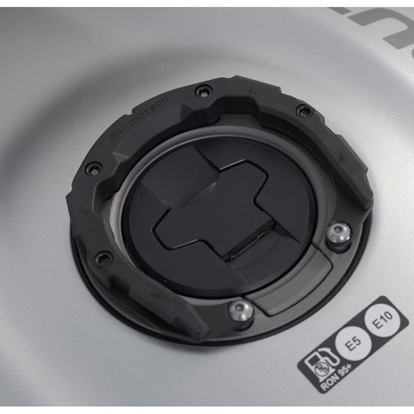 Anneau de réservoir SW-MOTECH PRO - NoirSUZUKI 1300 GSX 1300 HAYABUSA R ABS - 2021 - 2025Ref : SWM0158 / TRT.00.787.13000/B