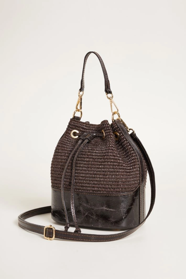 Straw bucket bag - BROWN