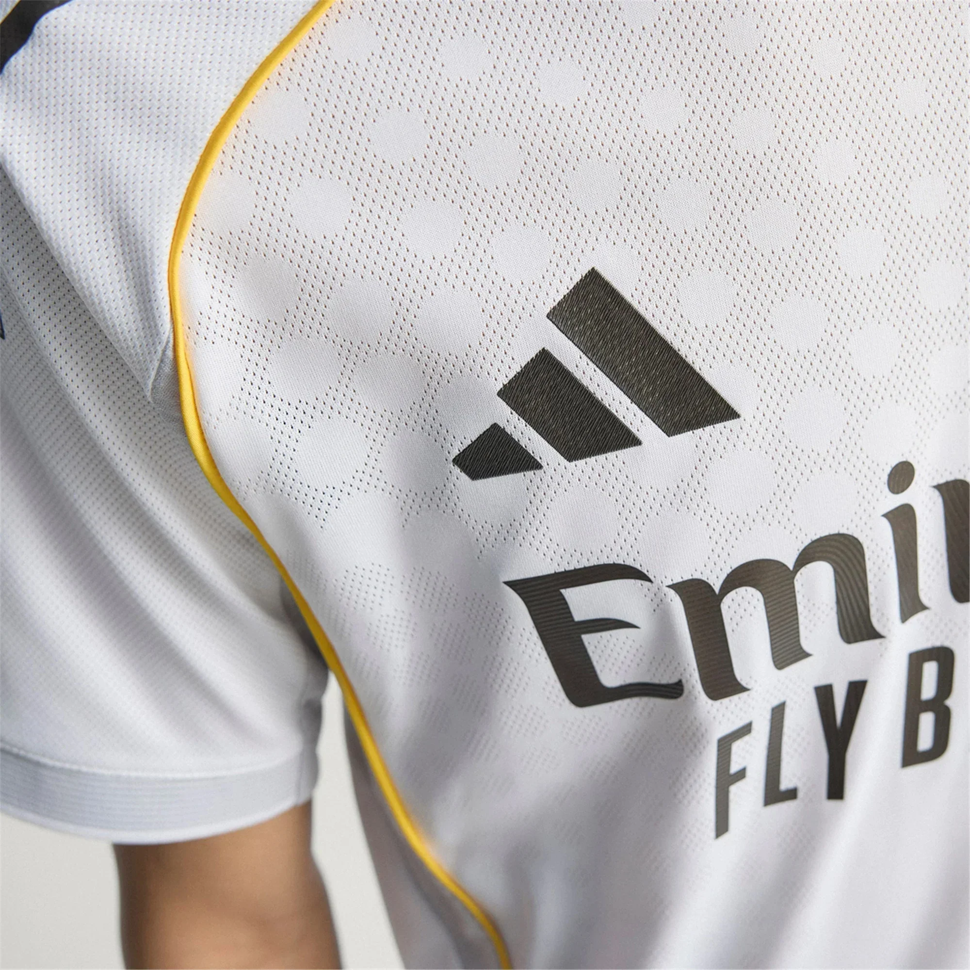 Real Madrid Authentic Home Jersey 25/26 (White)