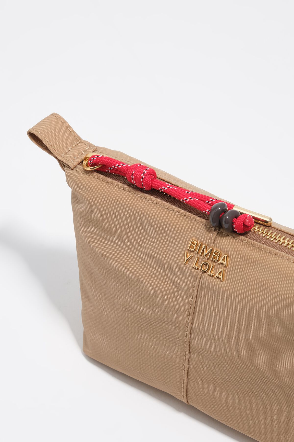 Camel nylon Trapecio make-up case