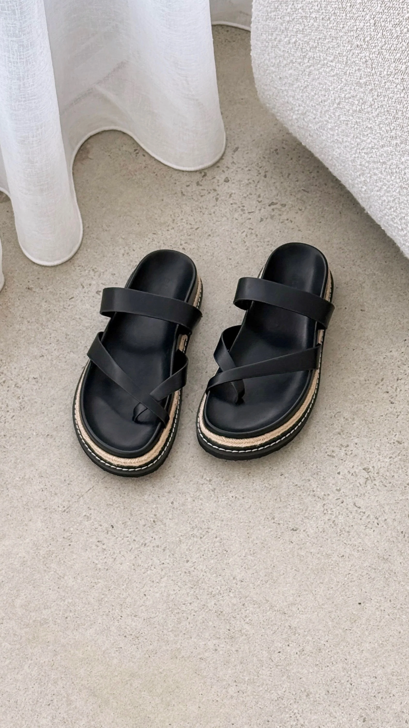 Amia Slide - Black