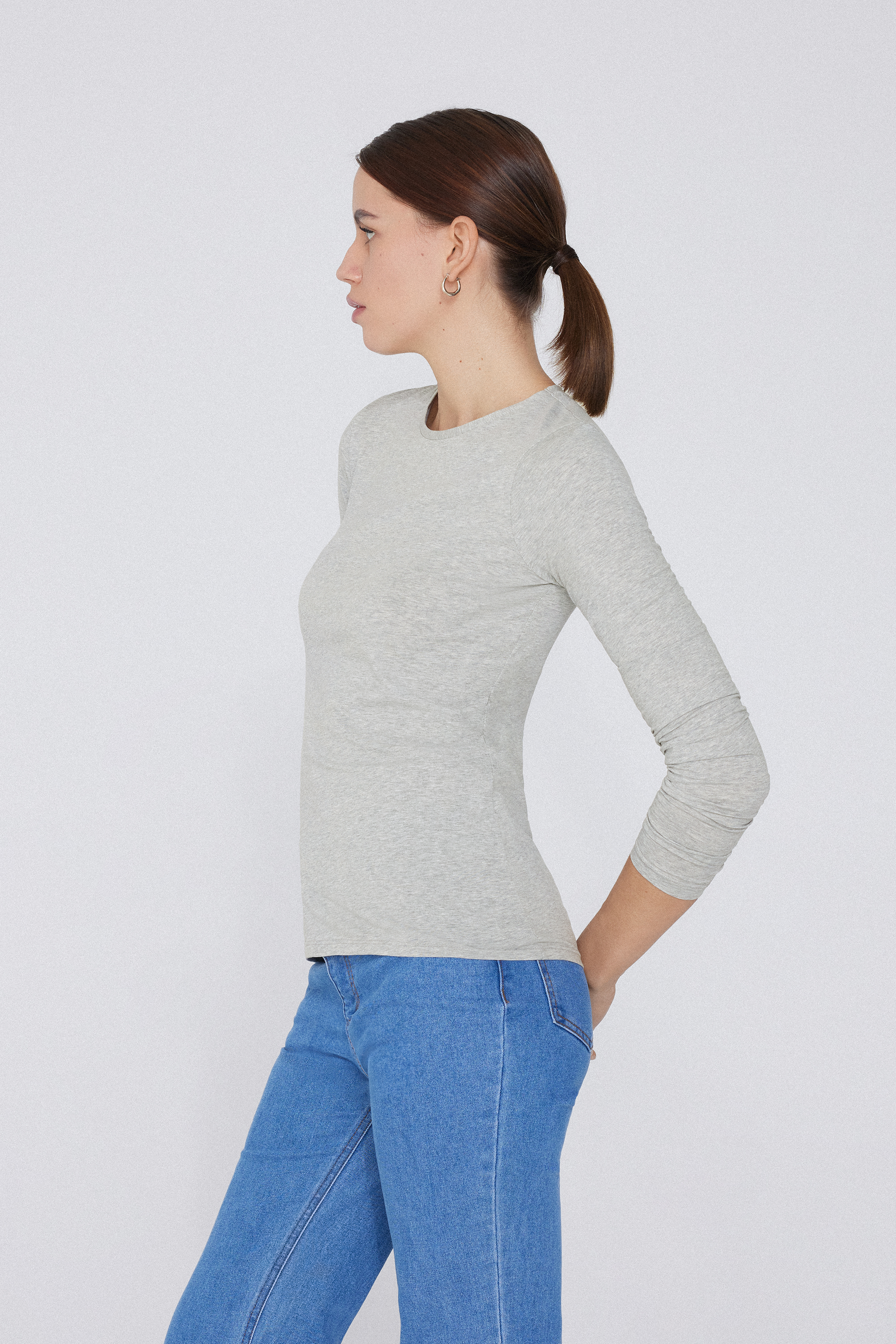 Organic Stretch Cotton Top with Long Sleeves and a Round Neck
