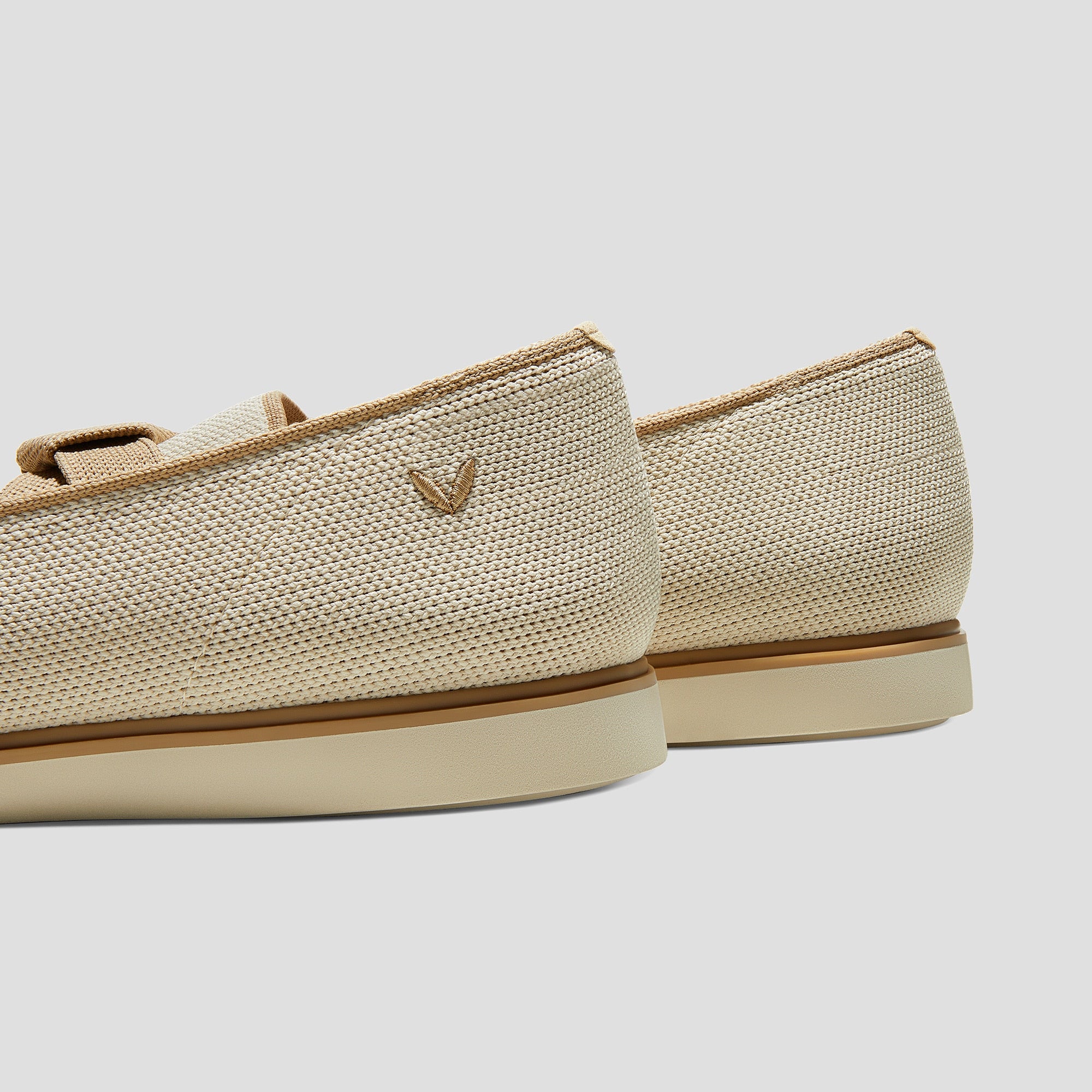 Water-Repellent Pointed-Toe Bow Loafers (Valentina)