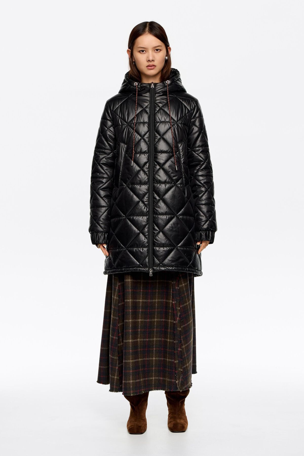 Black straight cut hooded puffer