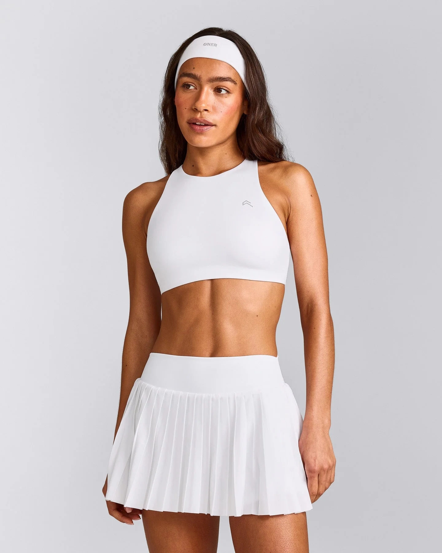 EasyLift™ High Neck Sports Bra | White