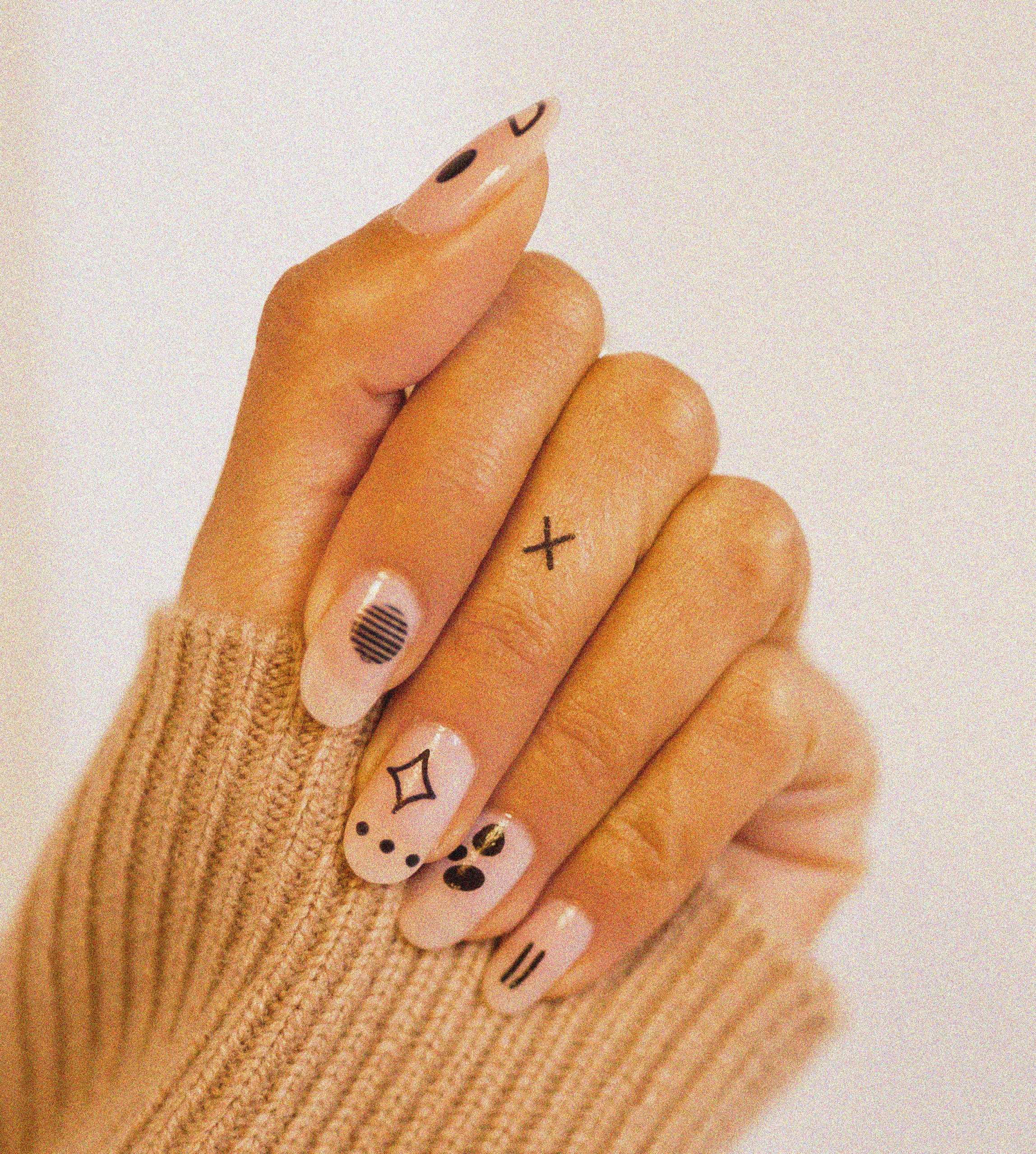 Mod Nail Art