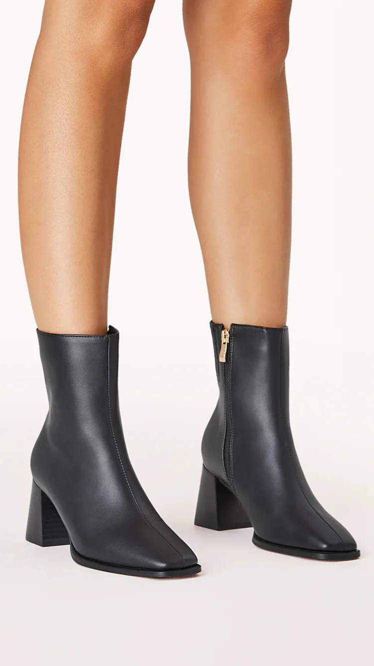 Alania Boots - Black