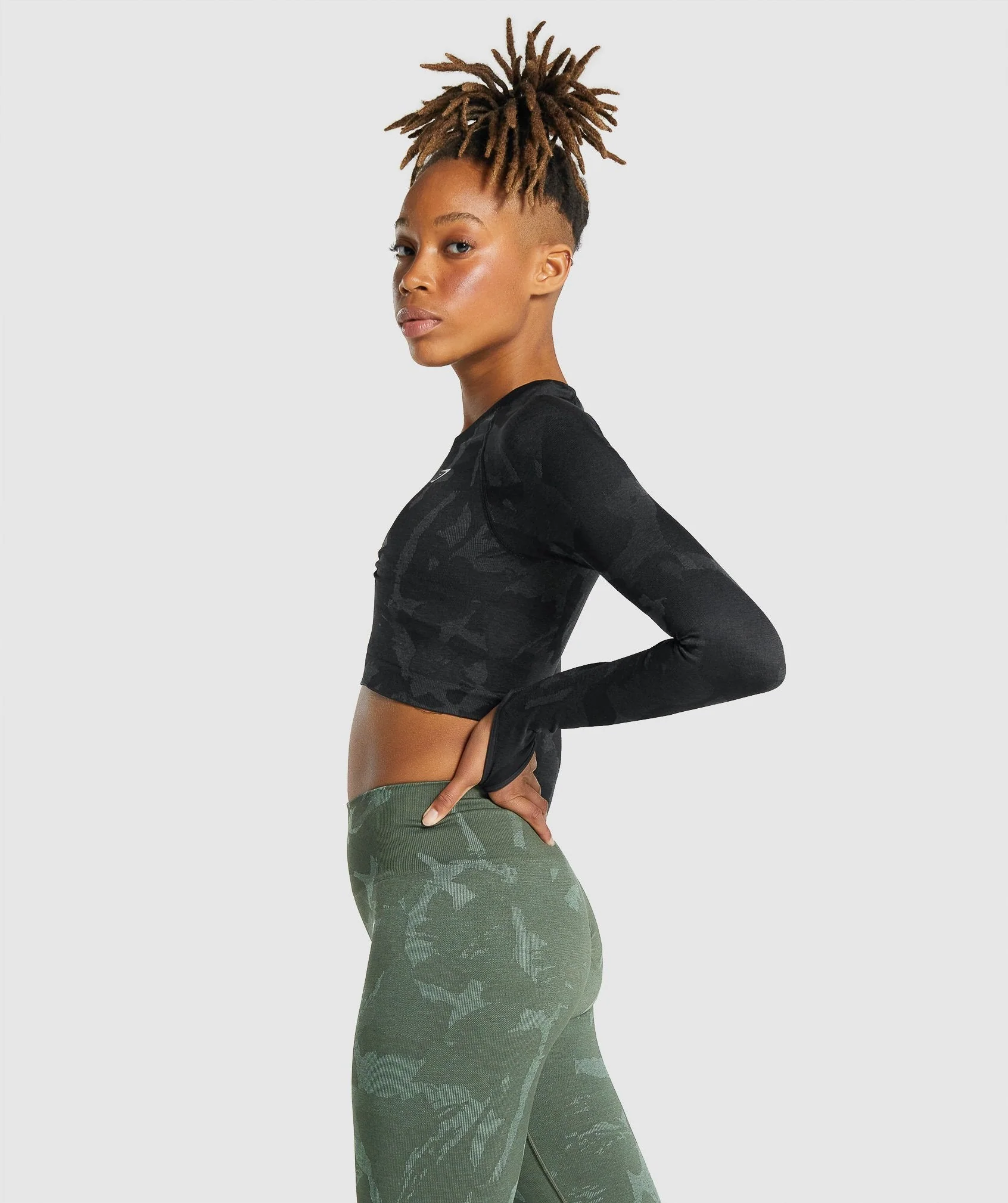 Adapt Camo Seamless Long Sleeve Crop Top Savanna | Black