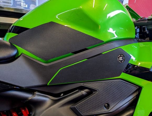 R&G Racing Eazi-Grip Pro Tank Grip Kit - BlackRef: Rgr02029A / 1129270001