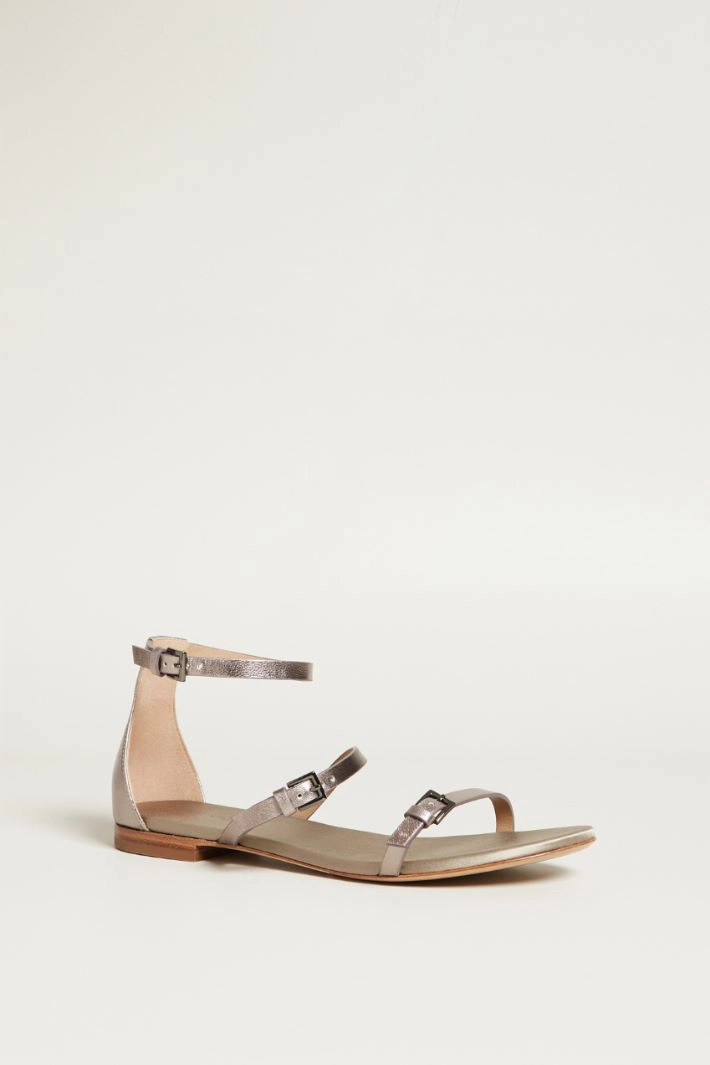 Flat sandals with straps - PLATINUM