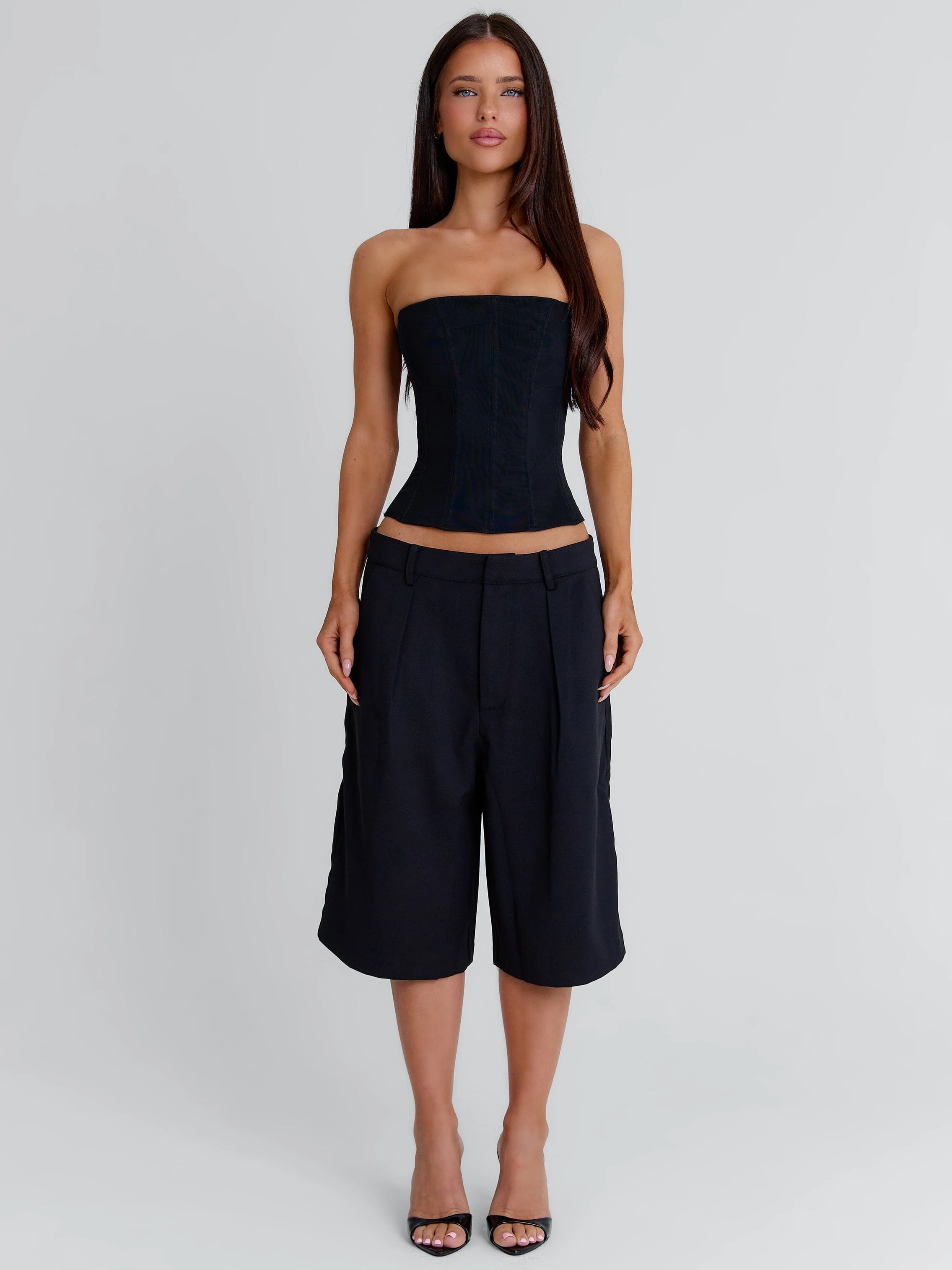 Noate Short Black