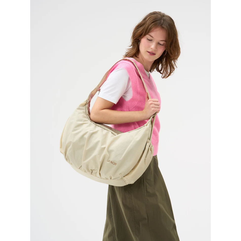 AEVOR Slouchy Bag 23L - Off-White