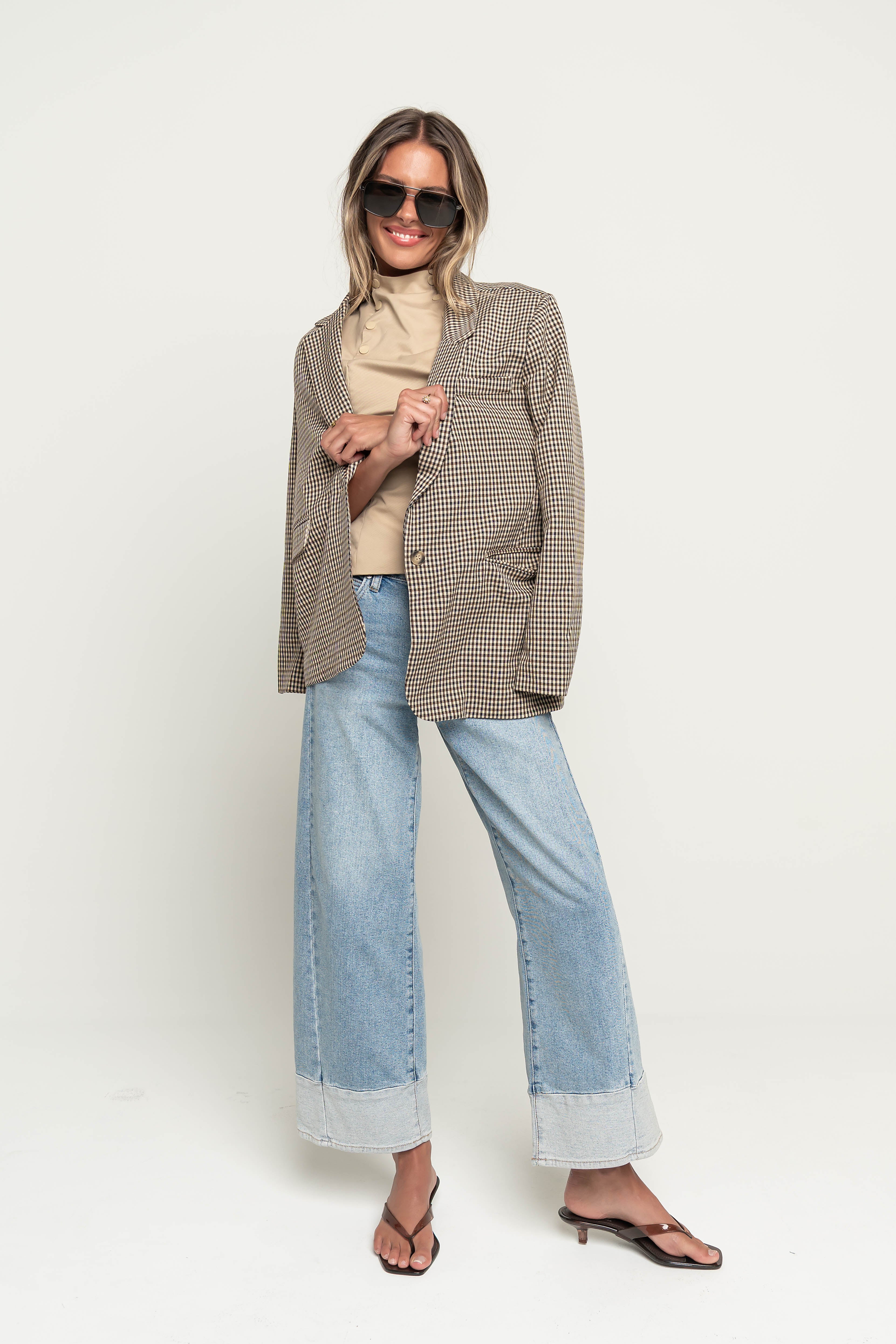 Sariah Low Rise Contrast Wide Leg Jeans