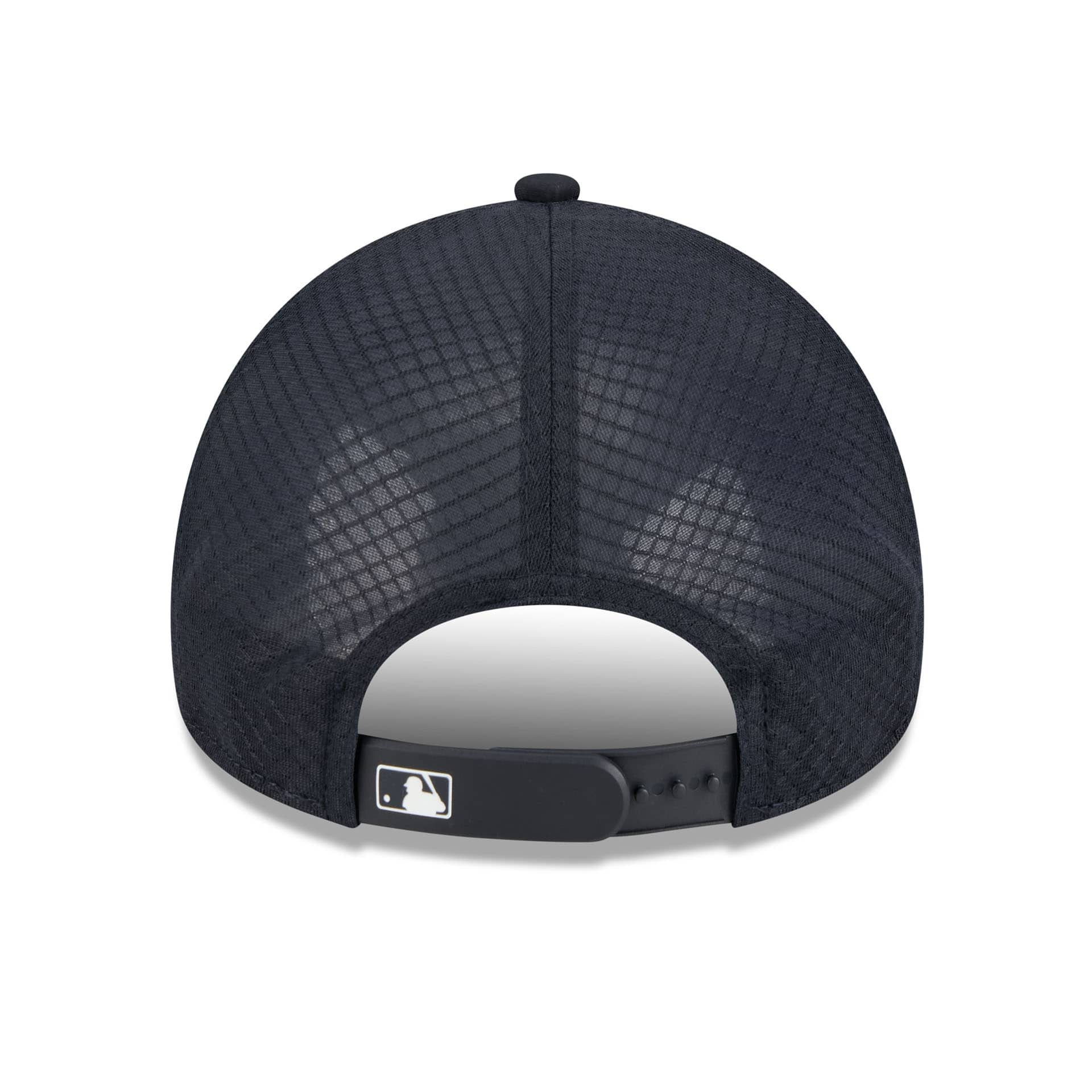 Atlanta Braves 2026 MLB Batting Practice 9FORTY APEX Trucker Cap Navy