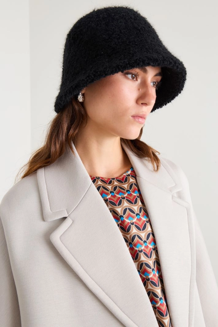 Cloche in bouclé fabric - BLACK