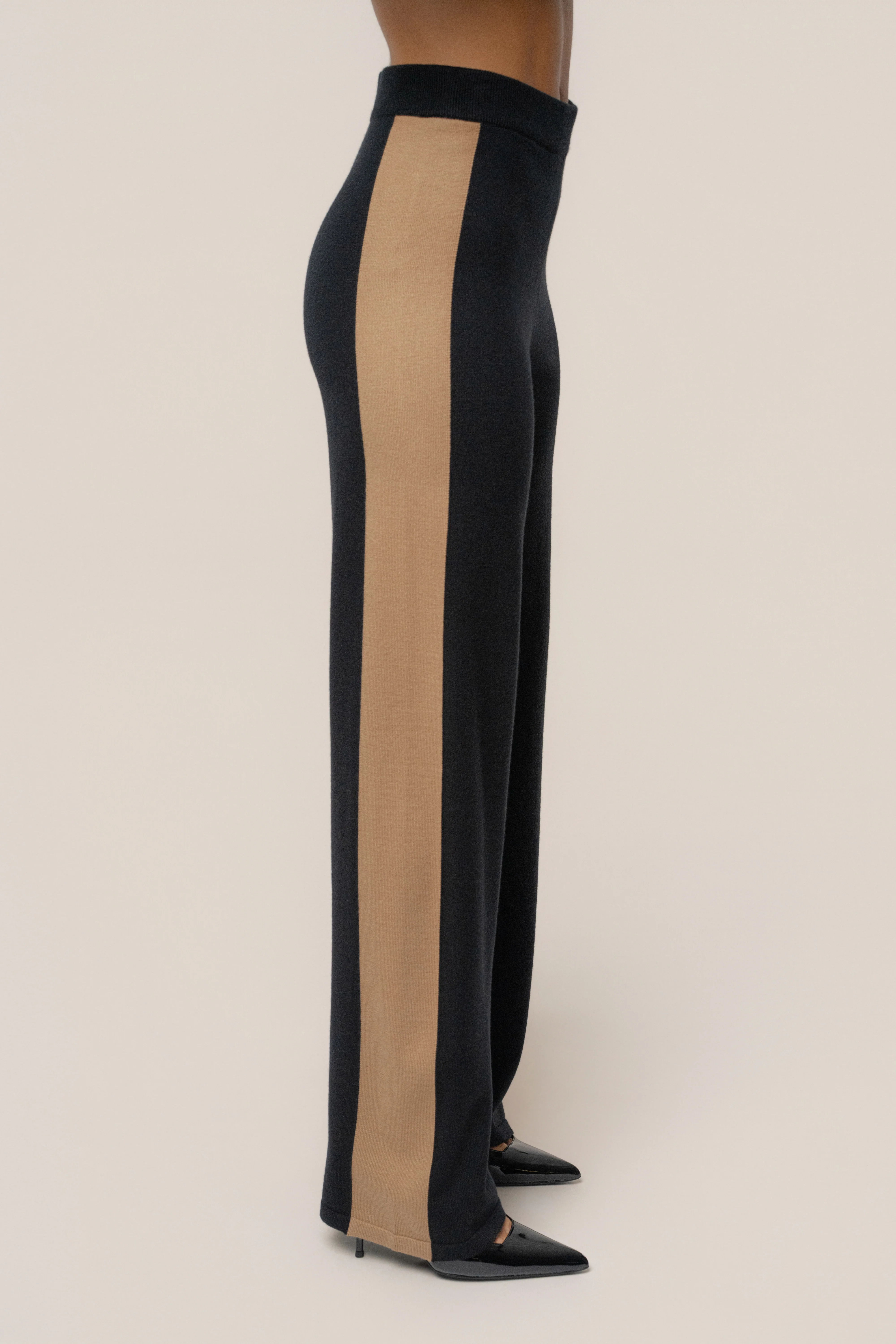 Black Chasing Fall Contrast Pant