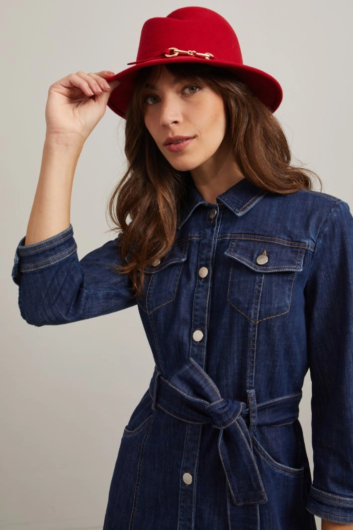 Clamp-detailed hat - RED