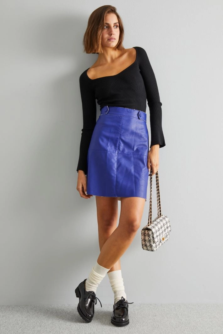 Sweetheart neckline sweater - BLACK