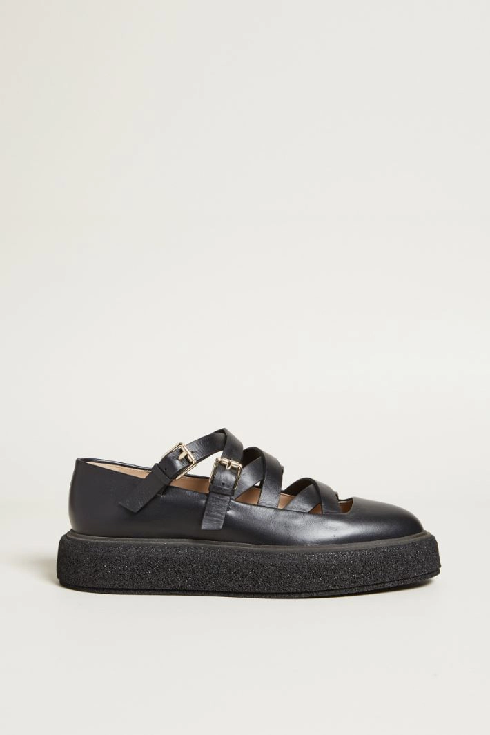 Leather ballerinas with straps - BLACK