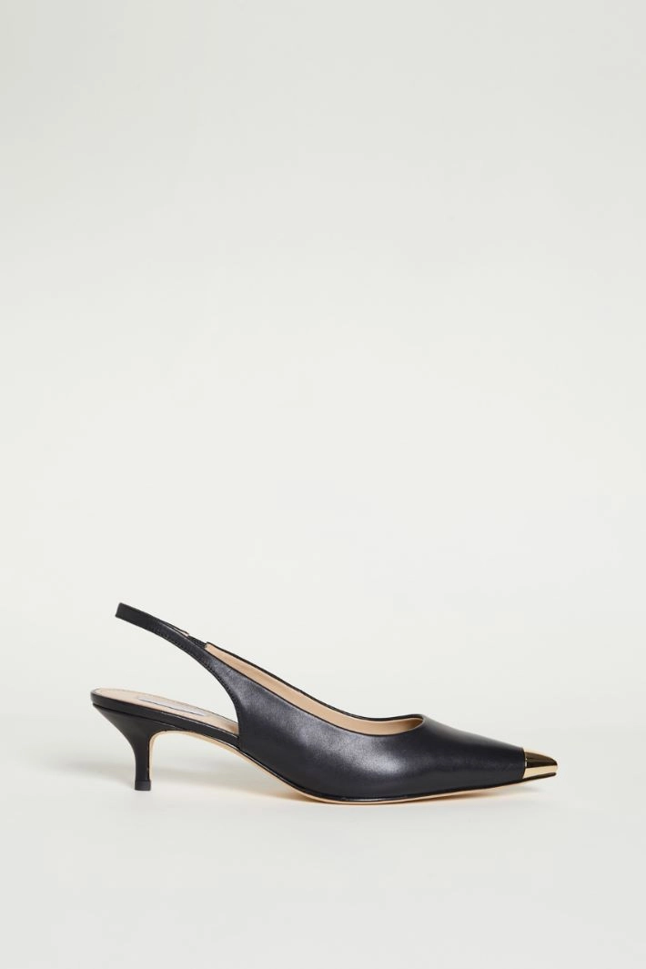 Metal-tipped slingbacks - BLACK