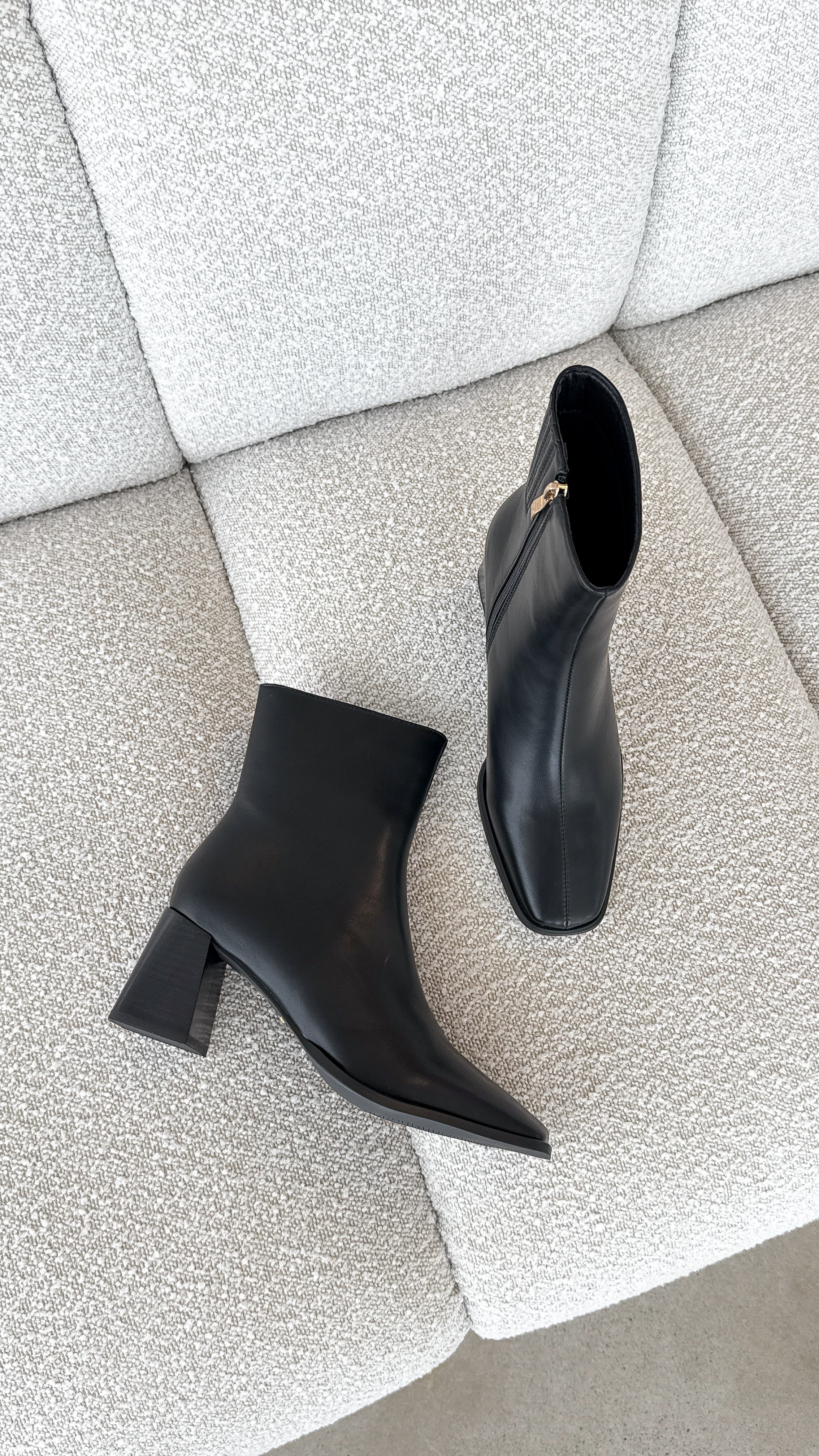 Alania Boots - Black