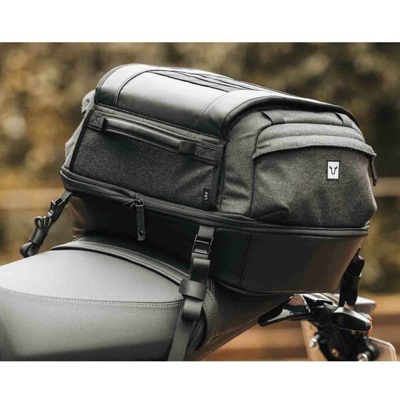 SW-MOTECH Legend Gear LR4 Saddlebag (25 Liters) Universal - BlackRef: Swm1172 / Bc.Hta.00.406.20000
