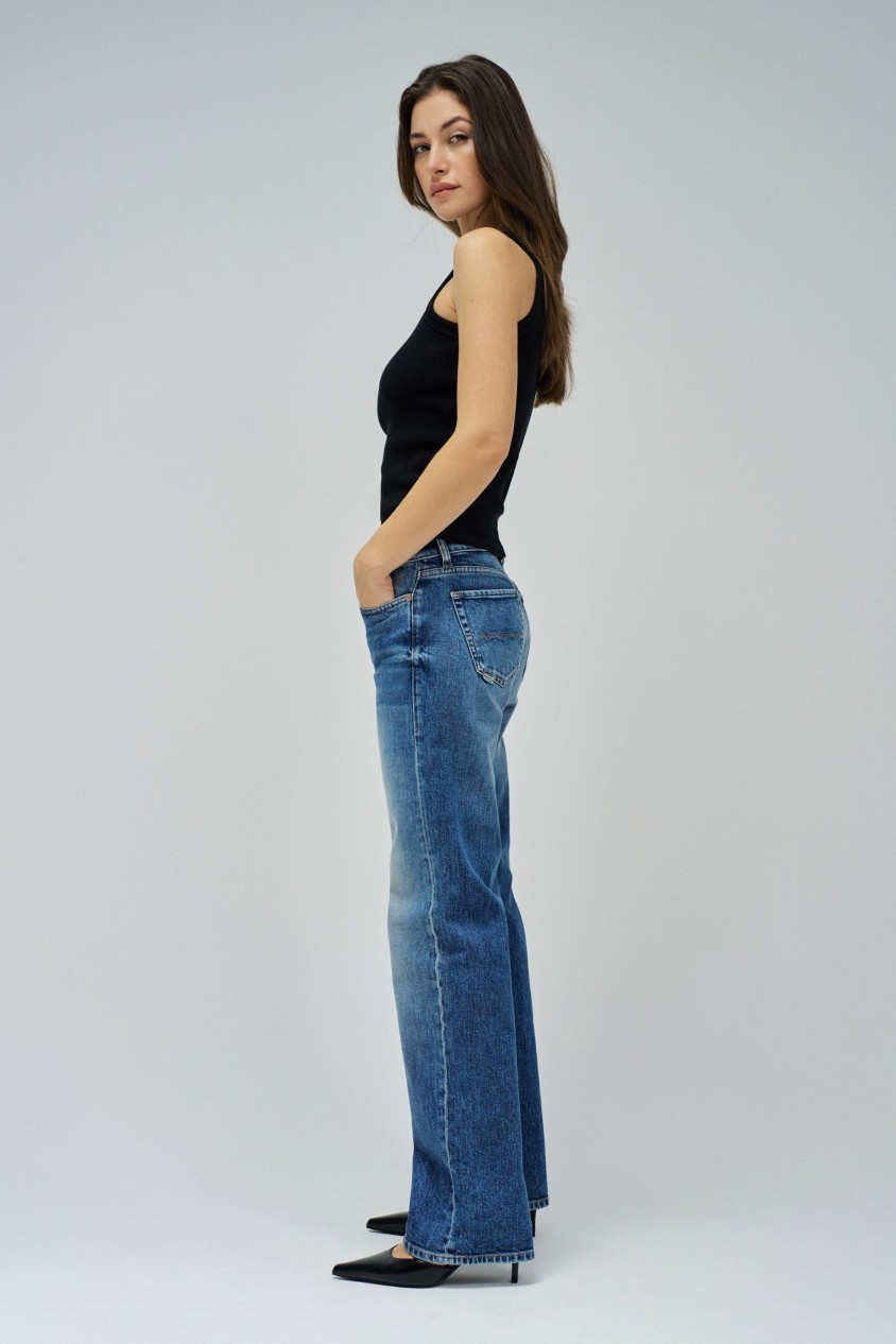 LOW RISE STRAIGHT JEANS