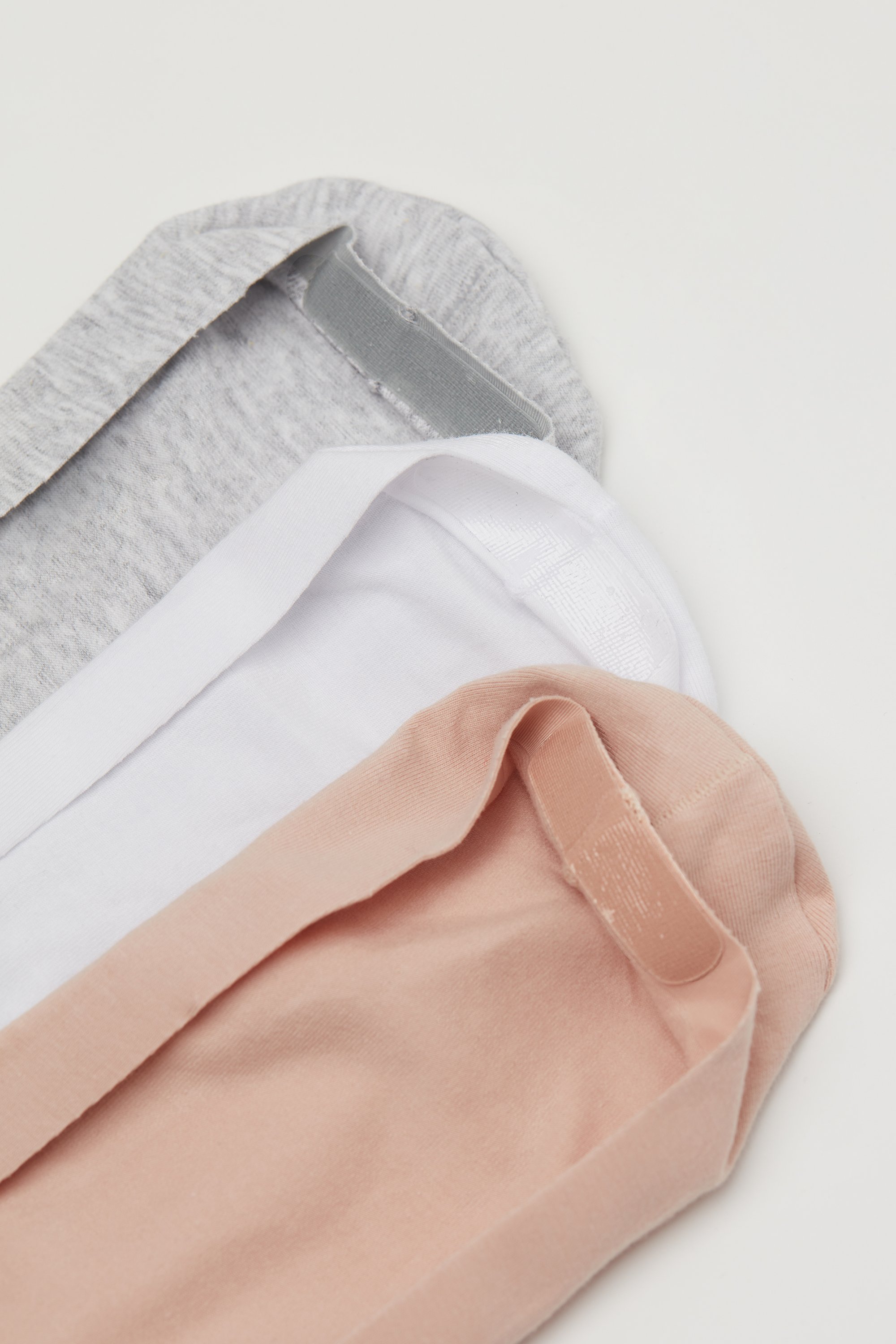 3 Pairs of Low Cut Cotton No-Show Socks