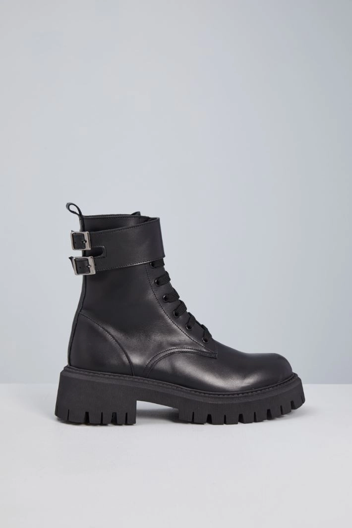Combat boots with trekking sole - BLACK