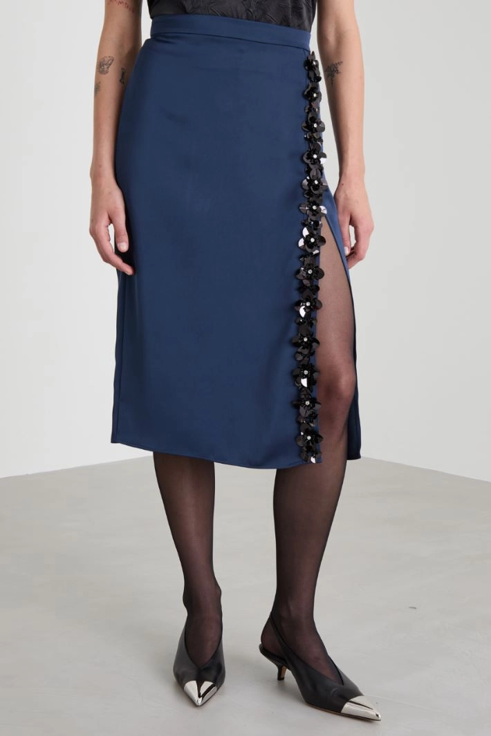 Satin skirt with embroidery - NIGHT BLUE
