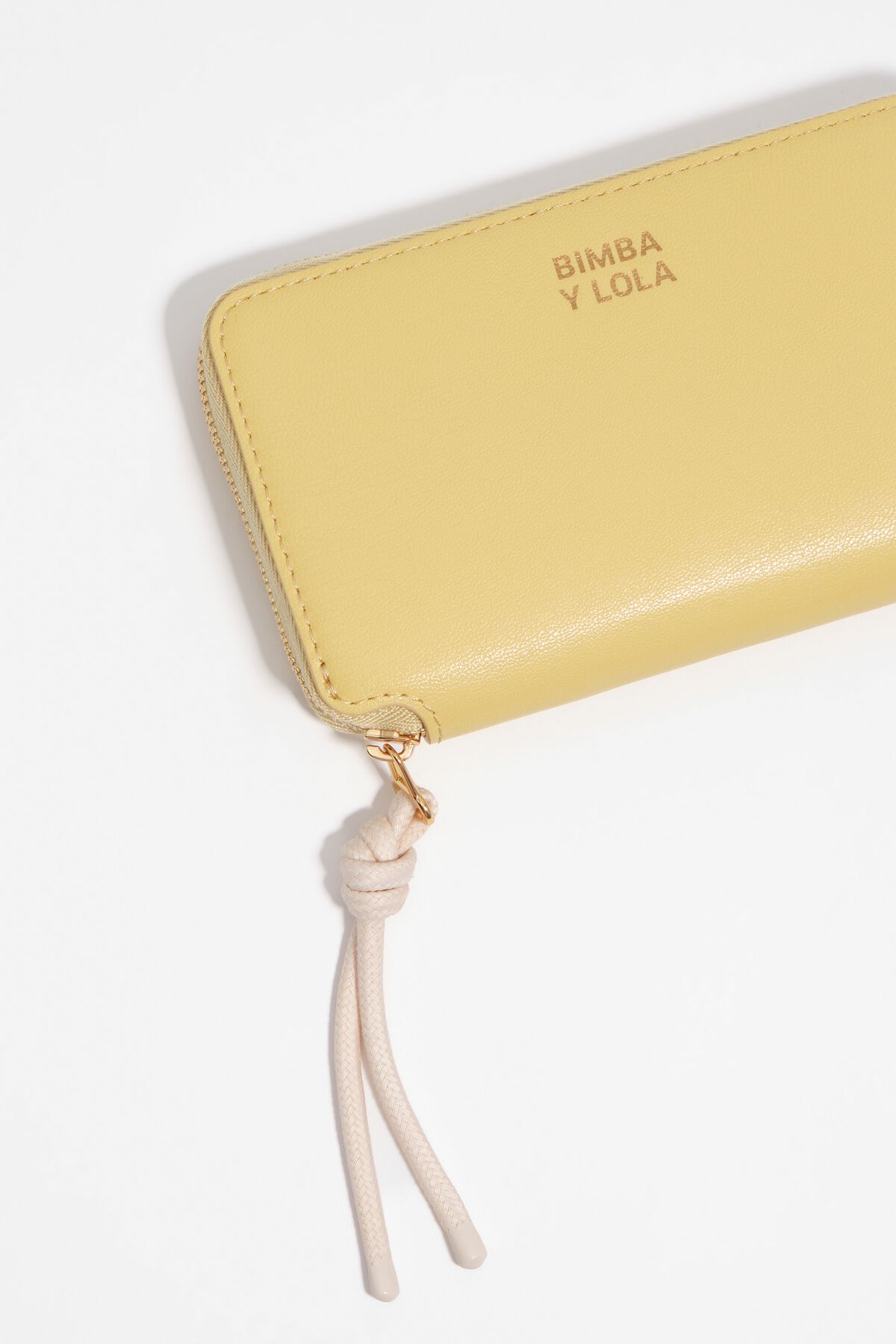 Medium banana leather horizontal wallet