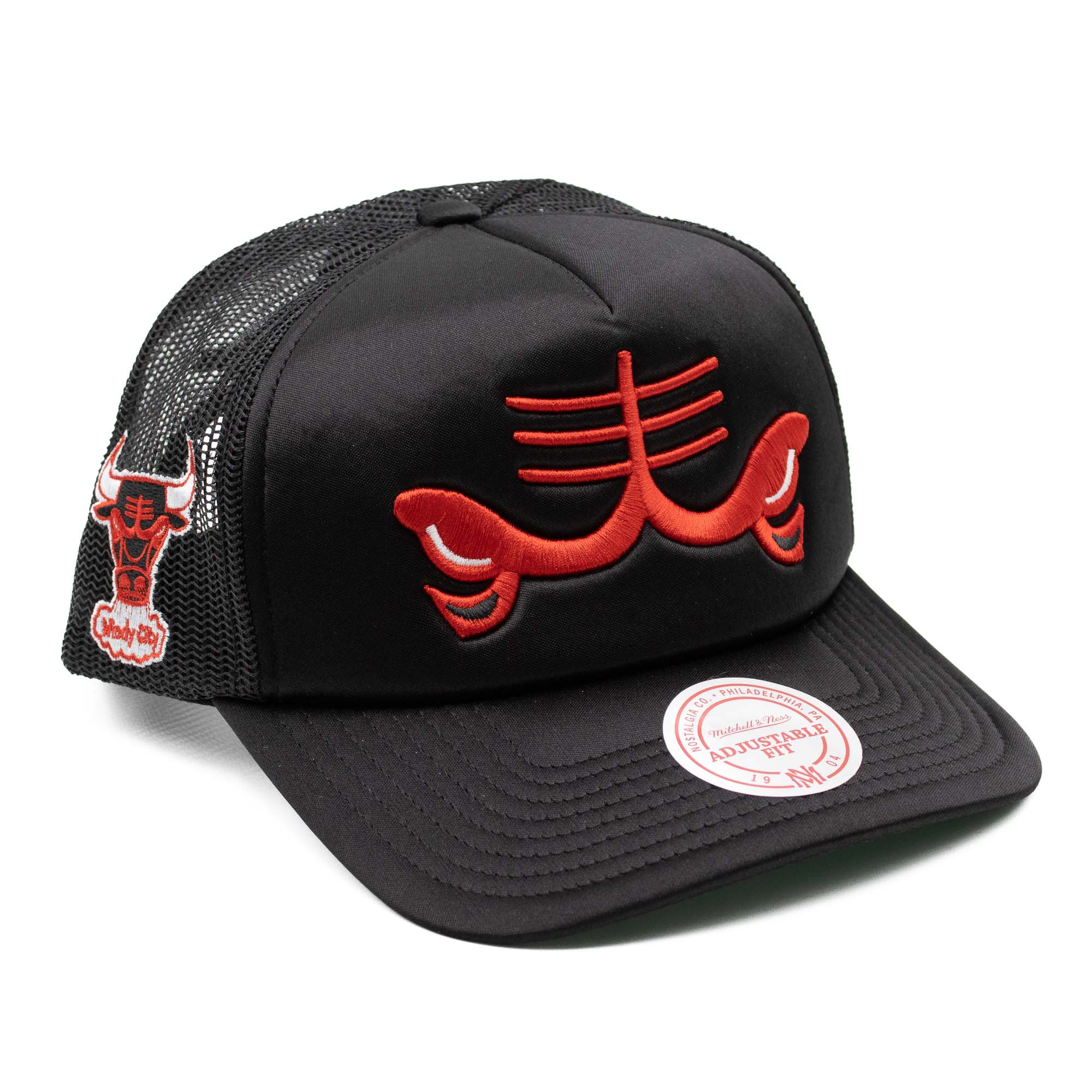 Chicago Bulls NBA Logo Remix Mitchell & Ness Trucker Cap Green