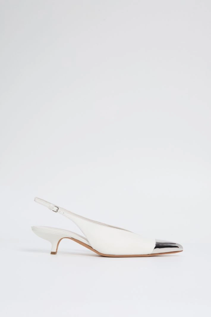 Slingback with metal toe - WHITE