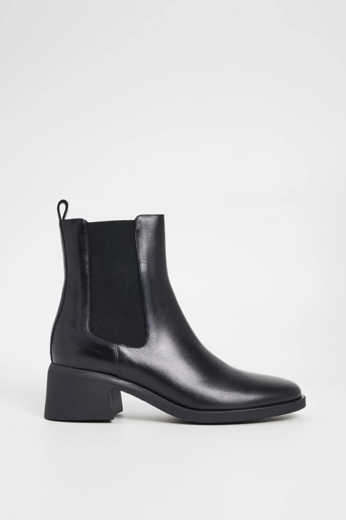 Ankle boots with elastic - BLACK